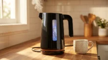 Melhor chaleira elétrica para quem bebe café diariamente: qual escolher?