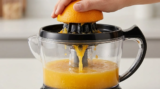 Espremedor Manual de Laranja de Plástico ou Inox: Qual Material é Mais Durável e Fácil de Higienizar?